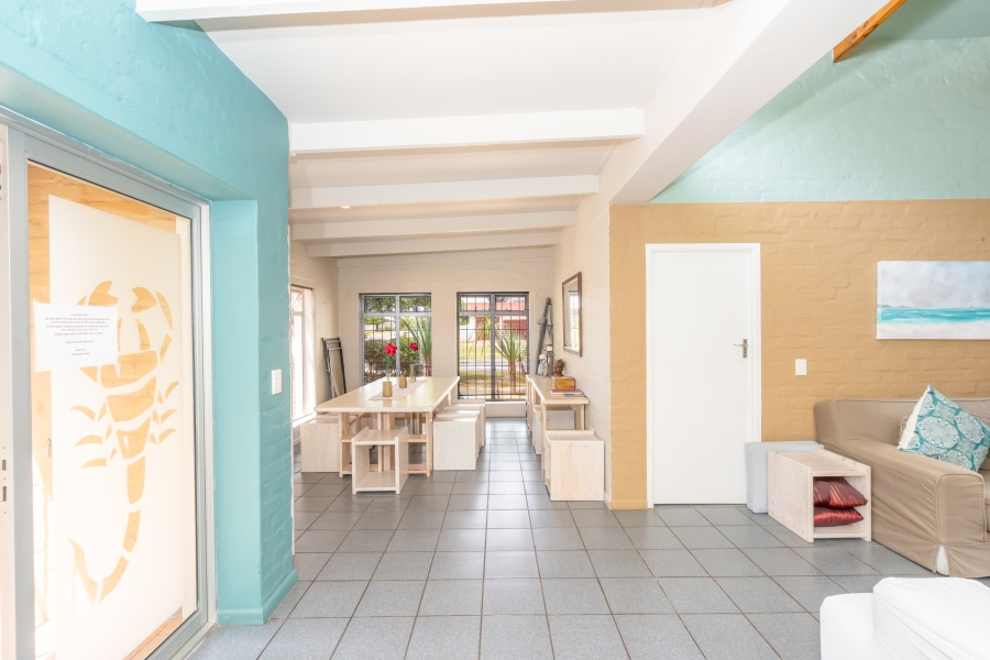 6 Bedroom Property for Sale in Middedorp Western Cape